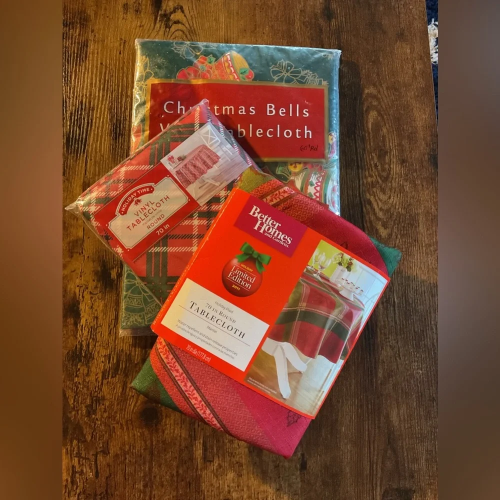 3 new Holiday Christmas tablecloths Bells 🔔 , Plaid & Floral